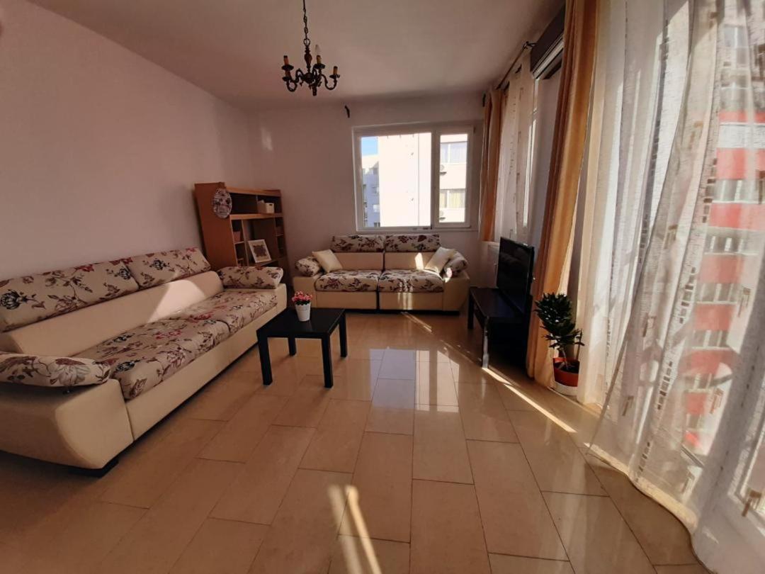 Arad Chic Apartament Uta Apartment Exterior foto